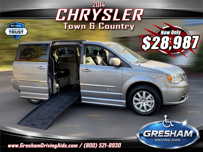  Chrysler Town and Country Vehicle Image